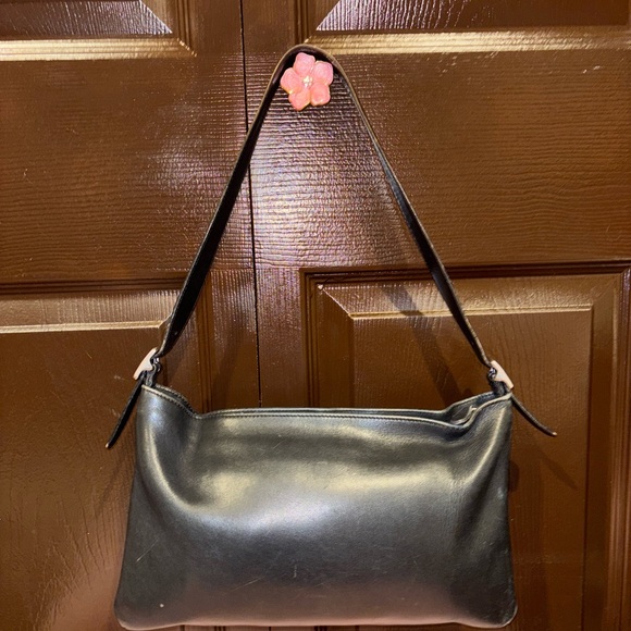 Coach Vintage Black Leather Shoulder Bag - Picture 2 of 11